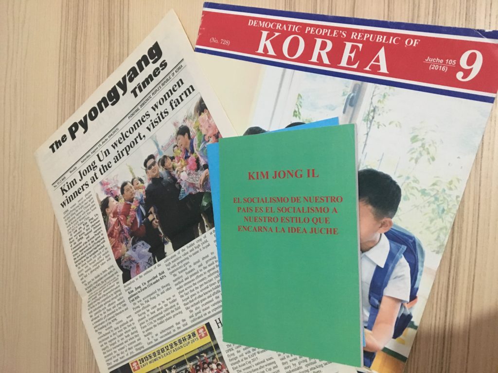 Periódico y revista editados en Corea del Norte más discurso de Kim Jong Il 