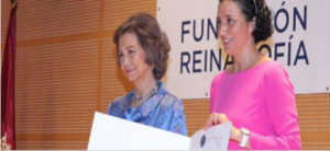 Reina Sofía entrega un premio a la fundación