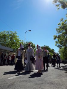 Chulapos y chulapas de todas las edades se congregaron como cada 15 de mayo en la Pradera de San Isidro