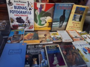 low cost, libros