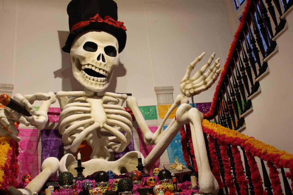 Altar de la fiesta de los muertos, Casa de México