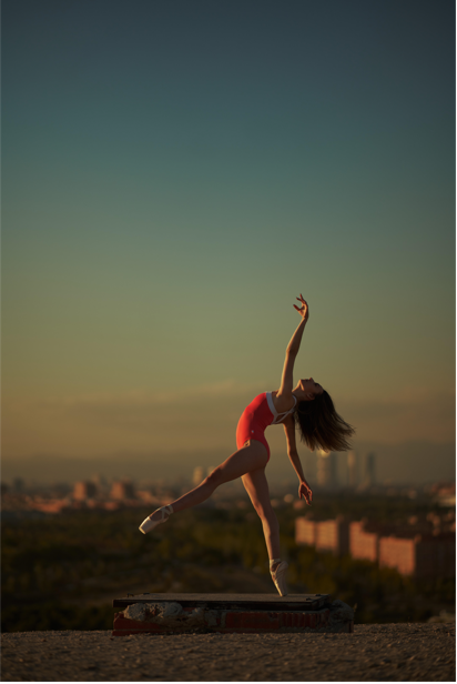 Llanos bailando ballet en la ciudad
