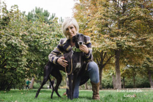 Eva Isanta con la asociación Vida con Perros