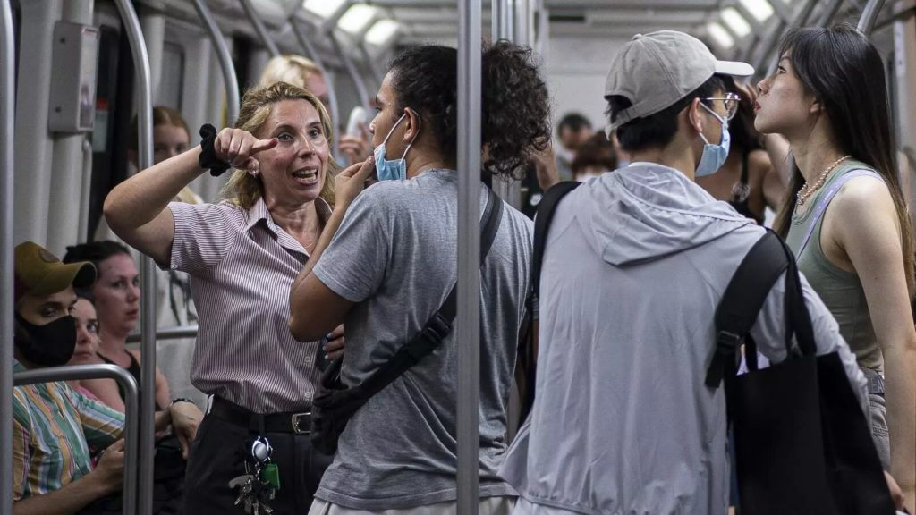 Discusiones continuas en el metro a causa de las mascarillas