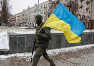soldado ucraniano bandera
