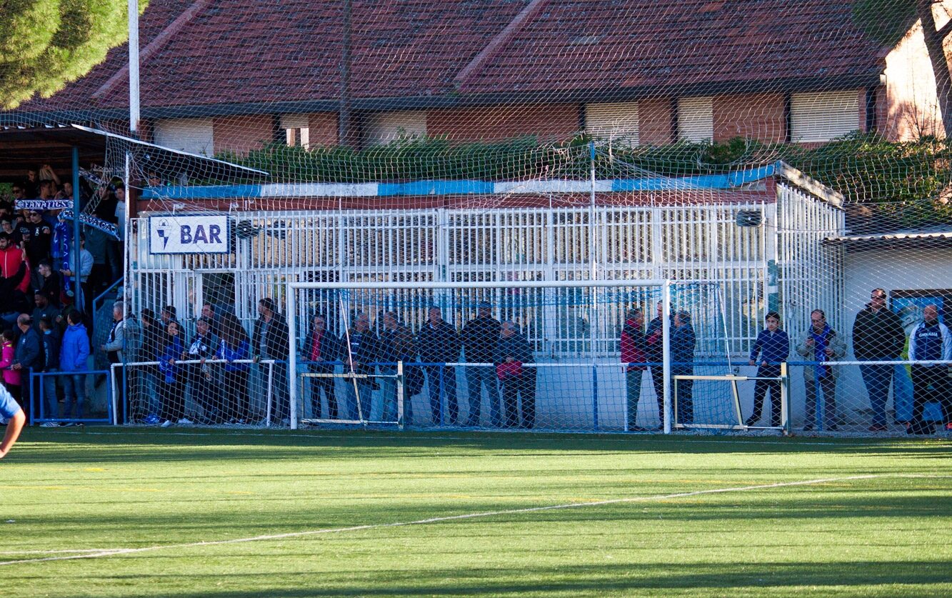 El apoyo de los aficionados se nota en el campo y en la caja del club