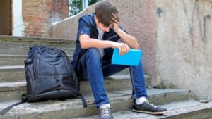 Estudiante, desesperado, Abandono escolar, temprano, España, sistema educativo