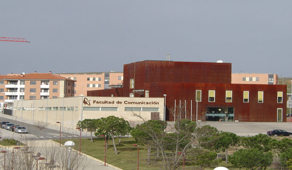 Periodismo, universidad, mercado laboral, precariedad