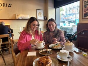 Giorgio Armani, Traje femenino, Machismo, Moda