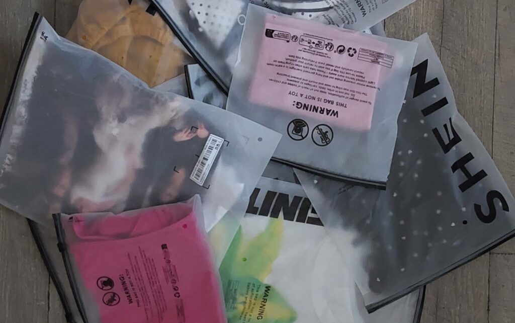 Paquetes, ropa, moda, Shein, Mónica Pérez