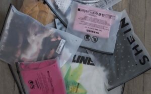 Paquetes, ropa, moda, Shein, Mónica Pérez