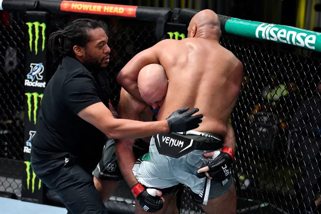 MMA, UFC, violencia, deporte, críticas, verdad, pelea, reglamento, Topuria