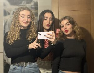 Marta Cuesta (izquierda), Jimena Arranz (medio) y Lucia Garcia-Blanco (derecha) / Fuente propia