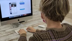 OnlyFans: ¿empoderamiento o nueva forma de explotación? Onlyfans creció con la promesa de empoderamiento, pero gran parte de sus creadoras enfrenta precariedad, presión y riesgos de explotación digital, cuestionando si realmente ofrece libertad o una nueva forma de vulnerabilidad.