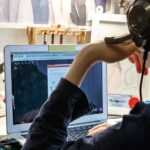 La pandemia dejó algo más que mascarillas y clases virtuales: dejó cicatrices invisibles en la mente de los jóvenes. Depresión, ansiedad, estrés, miedo reiterado… ¿cómo están enfrentando esta nueva normalidad y qué podemos hacer para ayudarlos?