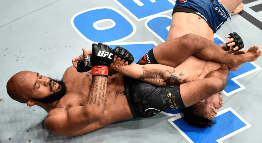 MMA, UFC, violencia, deporte, críticas, verdad, pelea, reglamento, Topuria